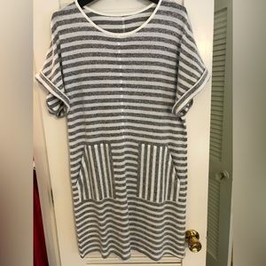 Gray & white sweater dress. Size L